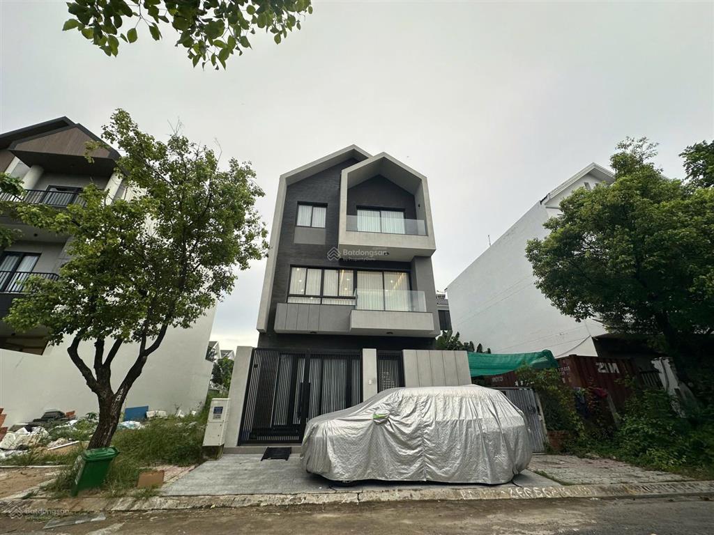 Bán gấp biệt thự 21 tỷ, 126m2 đầy đủ nội thất kdc ven sông sadeco, tân phong, q7