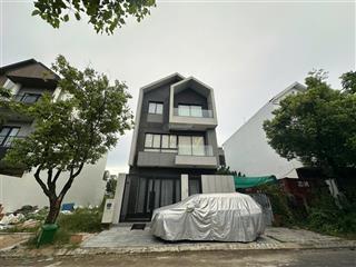 Bán gấp biệt thự 23 tỷ, 126m2 có thang máy đầy đủ nội thất kdc ven sông sadeco, tân phong, q7