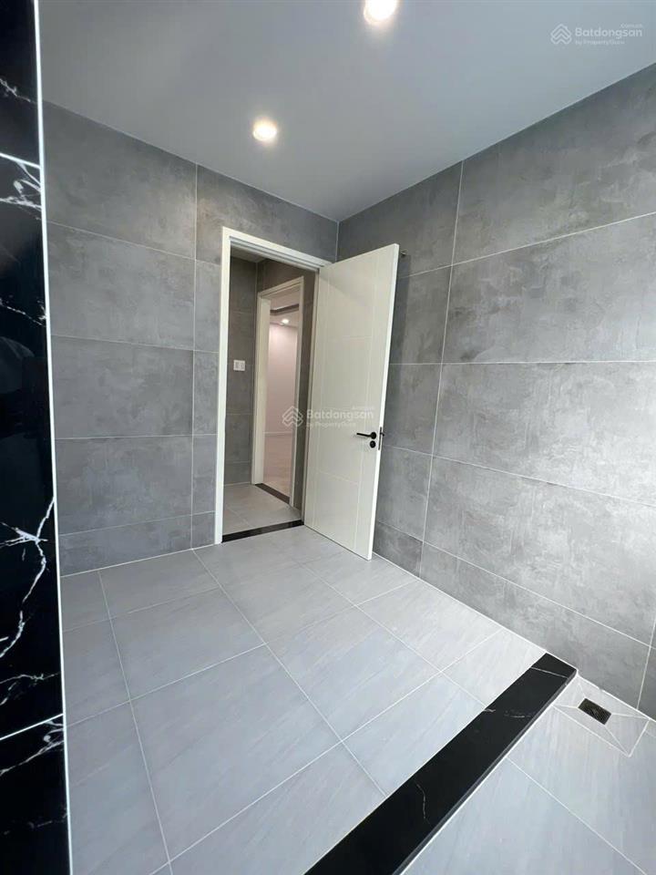 Bán gấp biệt thự 21 tỷ, 126m2 đầy đủ nội thất kdc ven sông sadeco, tân phong, q7