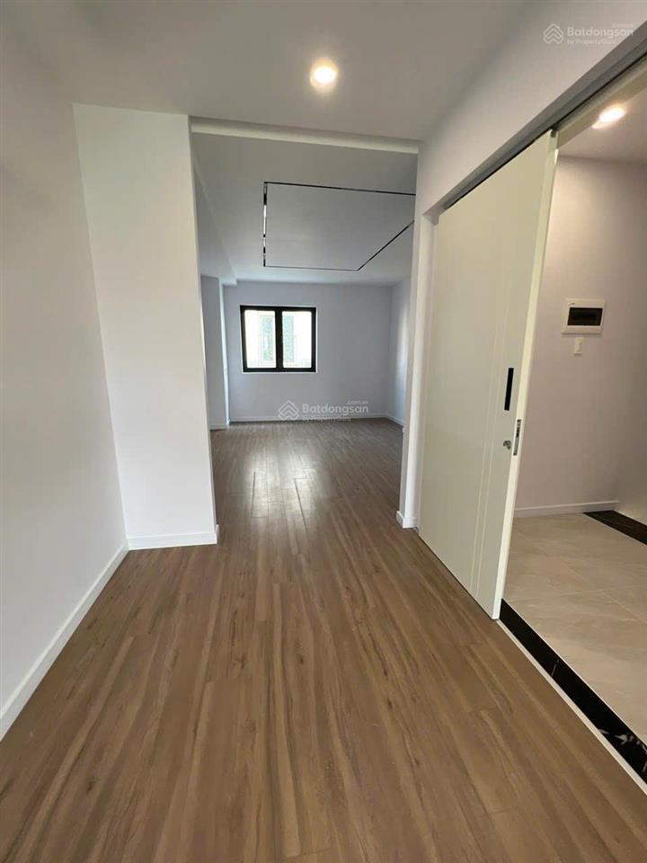 Bán gấp biệt thự 21 tỷ, 126m2 đầy đủ nội thất kdc ven sông sadeco, tân phong, q7