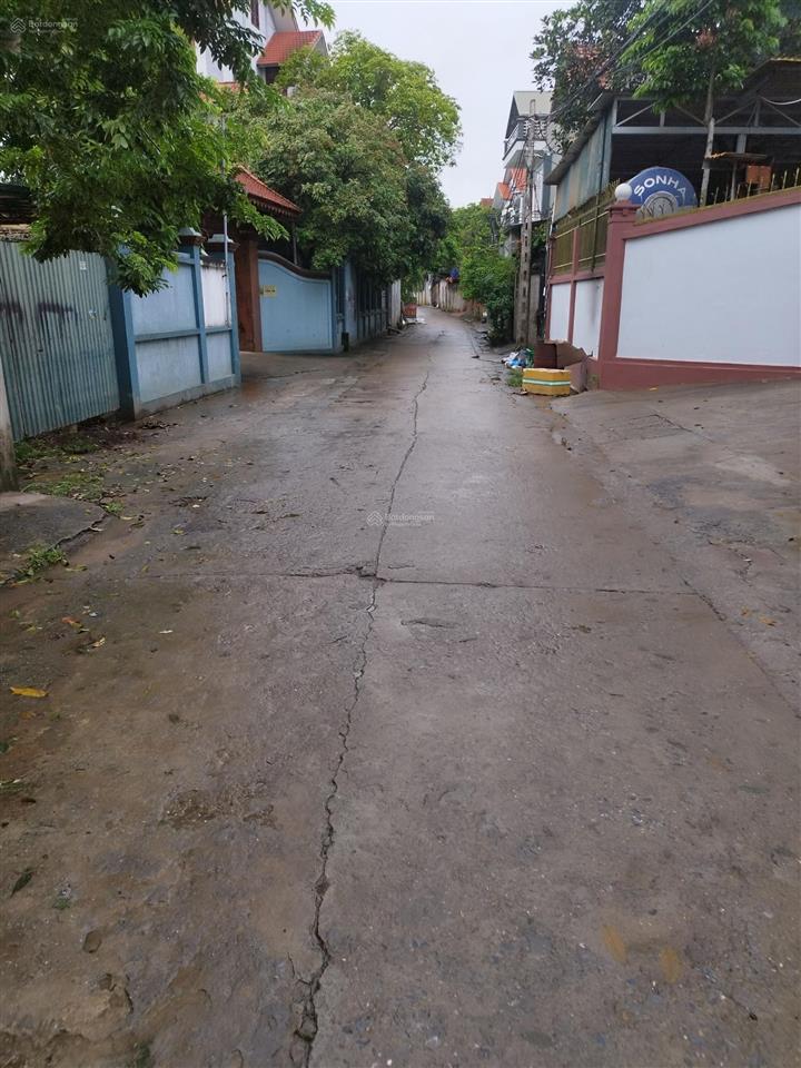 Cần bán 70.8m2 view hồ siêu đẹp tại xã phú nghĩa, chương mỹ vị trí trung tâm hơn 100m kết nối ql 6a