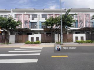 Căn liền kế 3 tầng sun casa central đã có sổ hồng cần bán cho khách có nhu cầu quan tâm thực mua