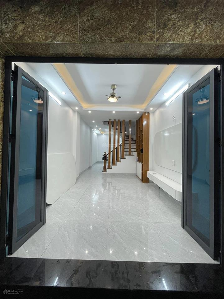 Chính chủ bán nhà tân phong, dt 45m2x5 tầng, mặt ngõ ô tô tránh, lô góc hai mặt thoáng, kd, 7.3 tỷ