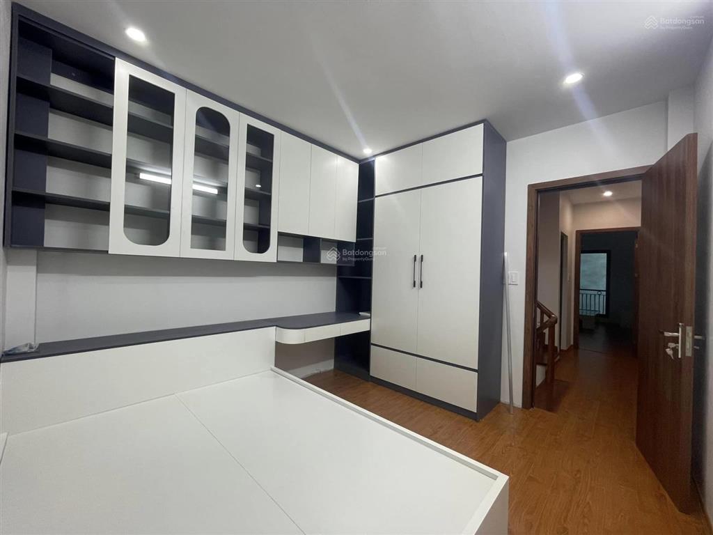 Chính chủ bán nhà tân phong, dt 45m2x5 tầng, mặt ngõ ô tô tránh, lô góc hai mặt thoáng, kd, 7.3 tỷ