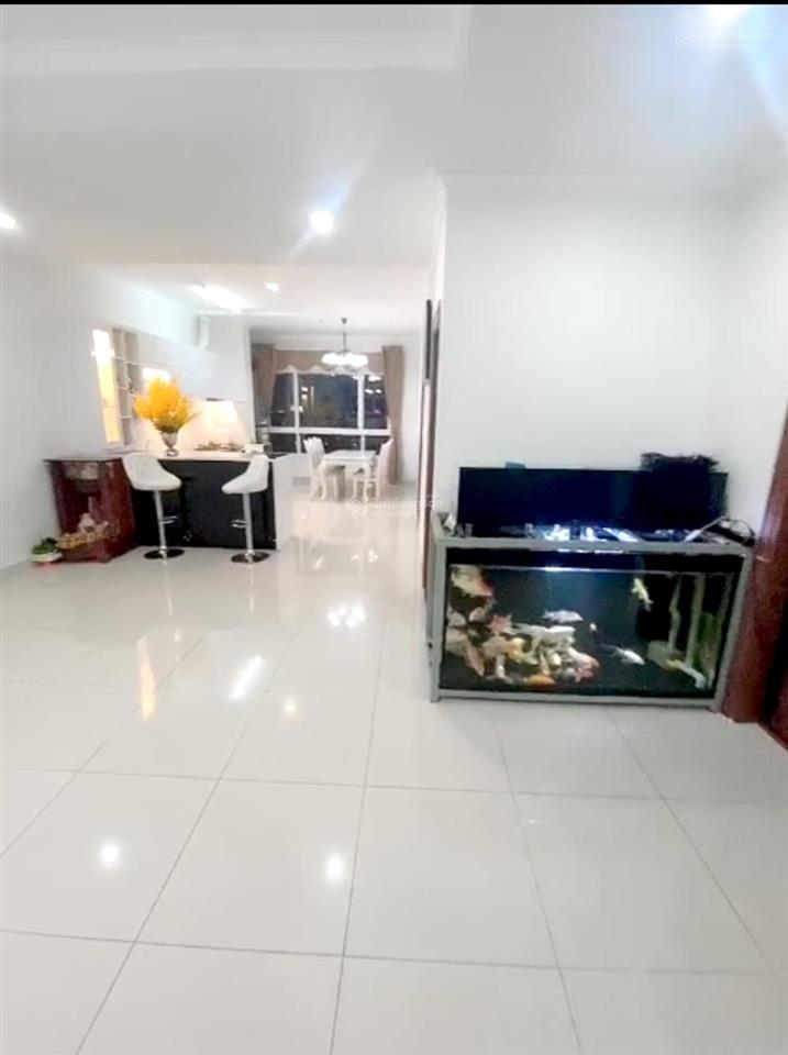 Bán cc green town bình tân, căn penthouse 4.2 tỷ rộng 196m2, 5pn, 3wc, giá tốt