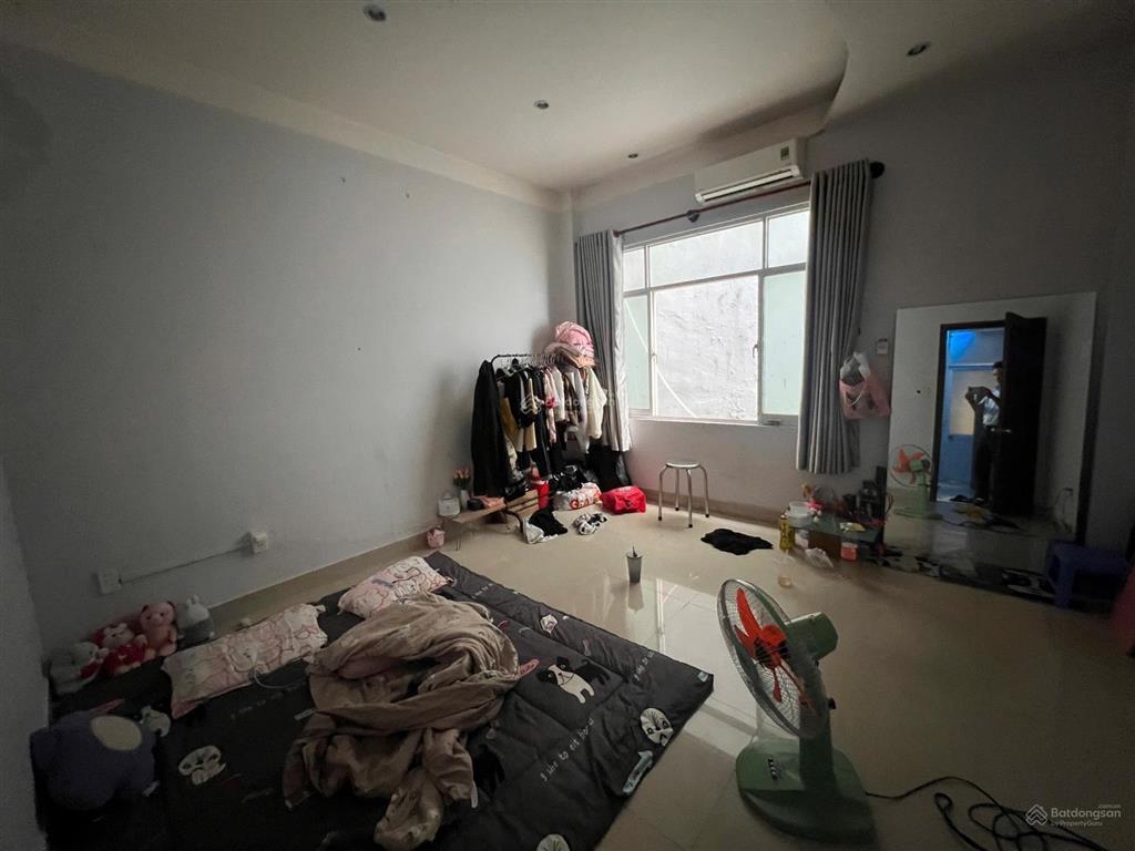 Nhà đẹp ngay tân sơn nhì 4x18m 3 lầu sân thượng giá 9.7 tỷ thương lượng