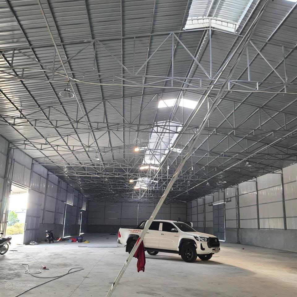 Cần cho thuê kho xưởng dt 300m2 tại phố lạc vệ  tiên du  bắc ninh
