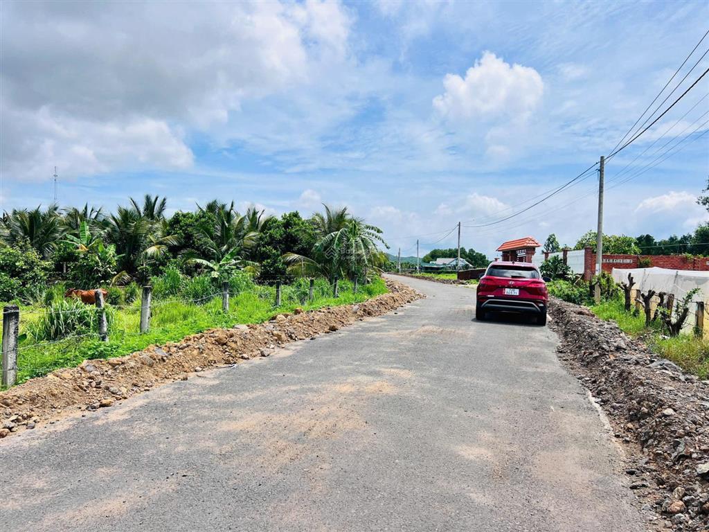 Bán lô đất nghỉ dưỡng view núi minh đạm, gần biển  chỉ 5.5 tỷ, sổ riêng, đầu tư ngay