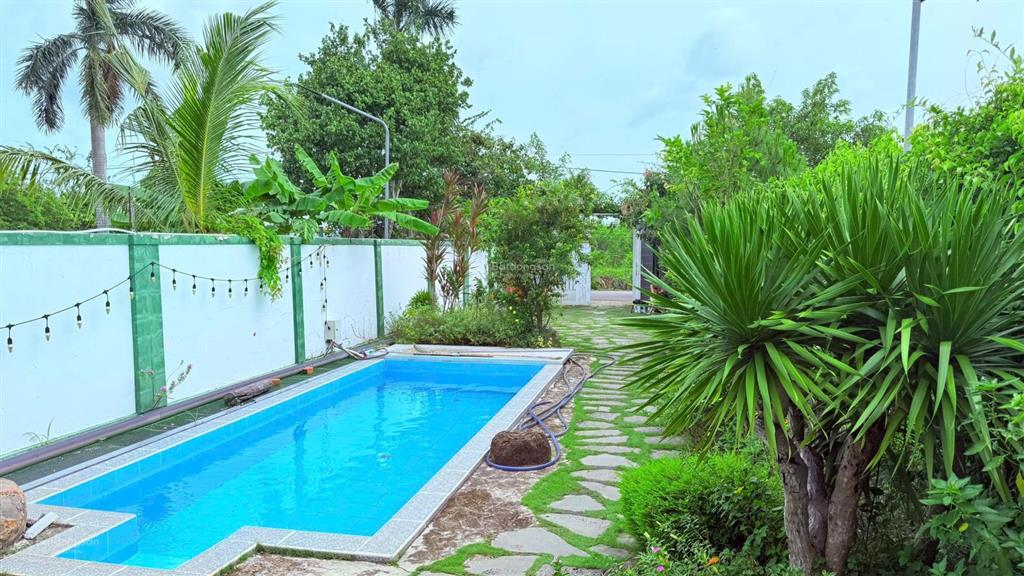 Sở hữu nhà vườn có hồ bơi  hồ cá koi, 3pn, gần quốc lộ 55, giá tốt 3,8 tỷ