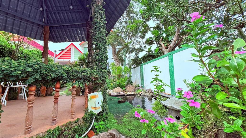 Sở hữu nhà vườn có hồ bơi  hồ cá koi, 3pn, gần quốc lộ 55, giá tốt 3,8 tỷ