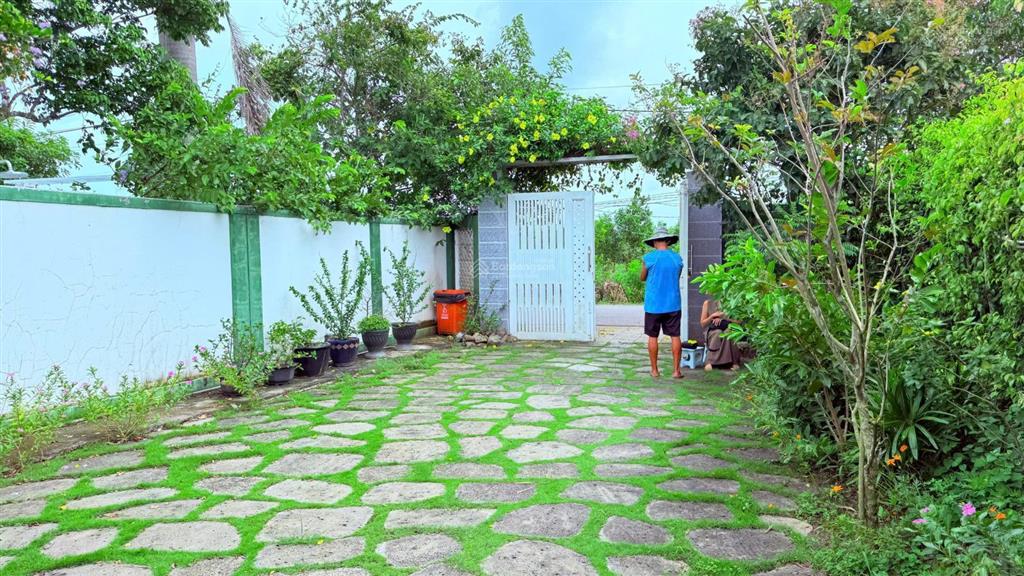 Sở hữu nhà vườn có hồ bơi  hồ cá koi, 3pn, gần quốc lộ 55, giá tốt 3,8 tỷ