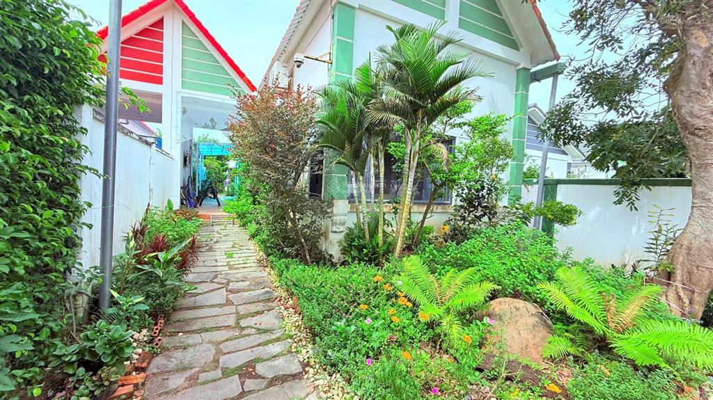 Sở hữu nhà vườn có hồ bơi  hồ cá koi, 3pn, gần quốc lộ 55, giá tốt 3,8 tỷ