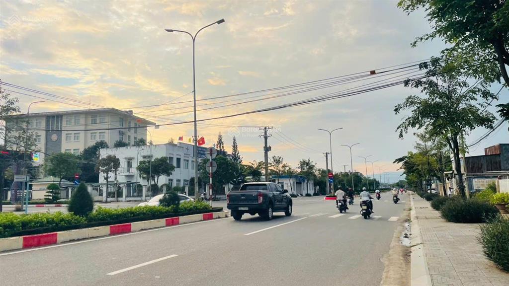 Mặt tiền dương bạch mai  tt long điền