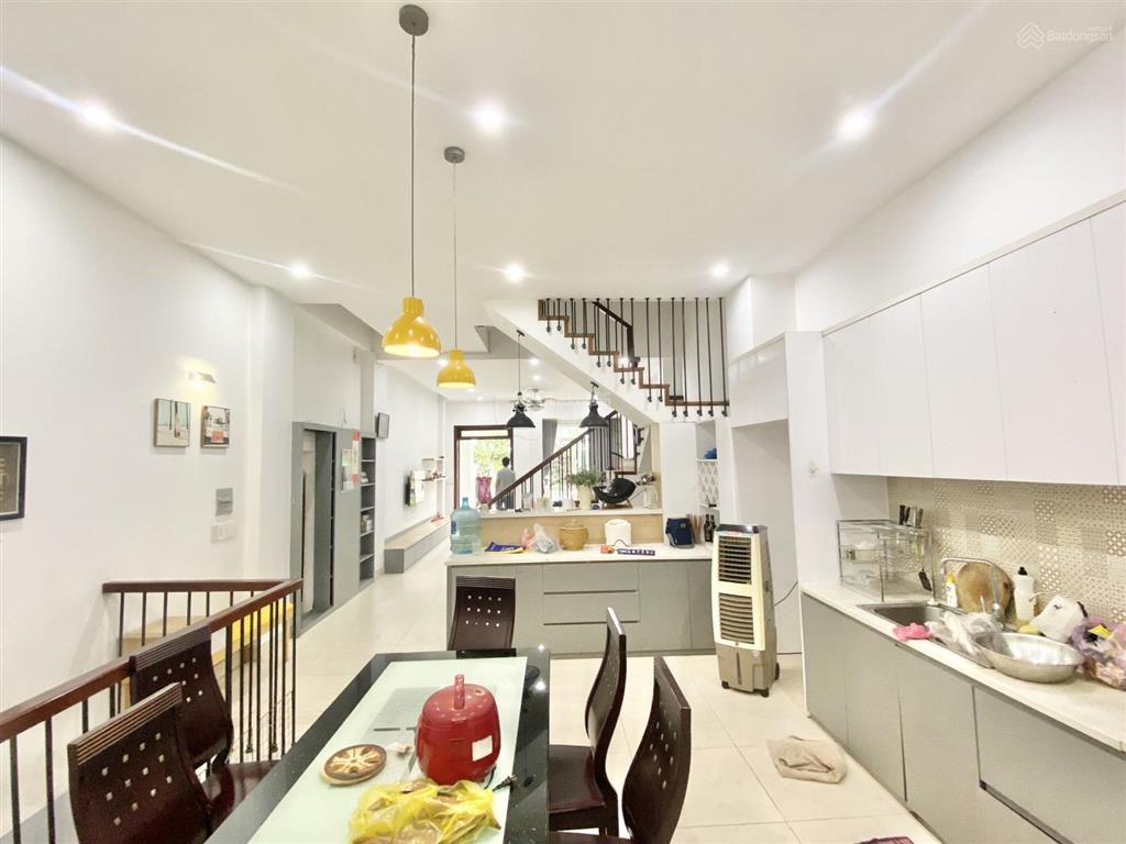 Nhà đẹp emart 39 triệu/tháng!!
nhà biệt thự cityland garden hills phan văn trị (1 hầm  4 lầu)
