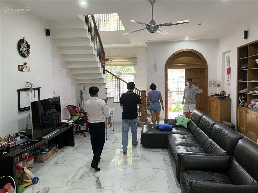 60 triệu/ tháng !! biệt thự cityland emart cạnh siêu thị emart .