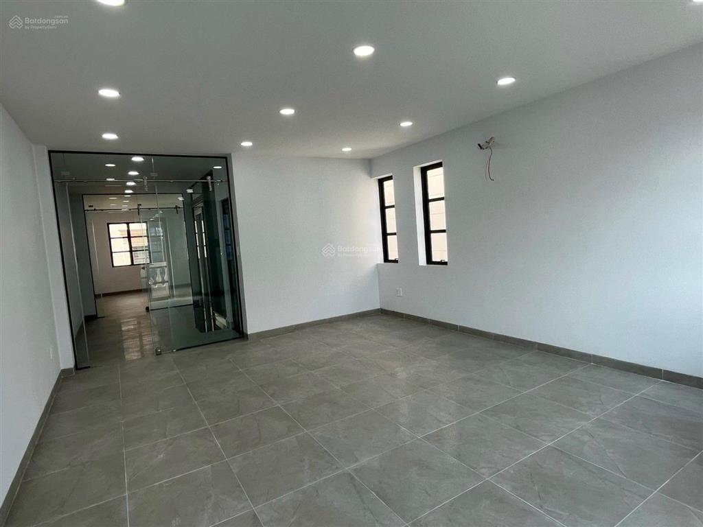 45 triệu/tháng! nhà cityland có thang máy ngay lotte (thang máy từ hầm)