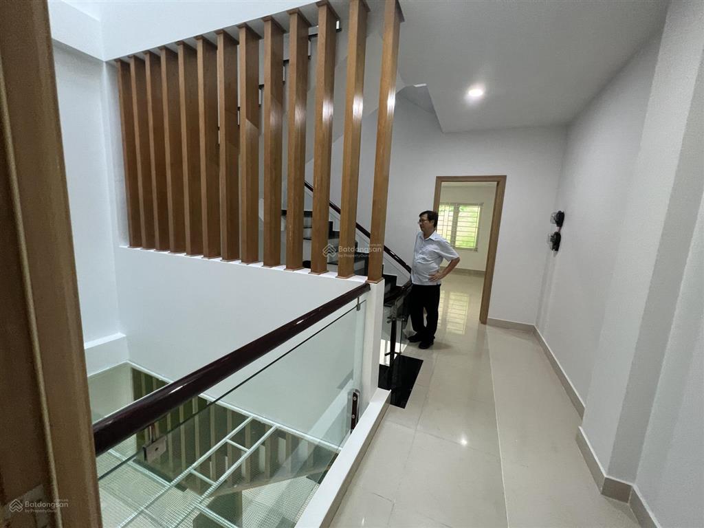 Cho thuê tòa nhà 5 tầng cityland trần thị nghỉ (nhà mới đẹp). 1 trệt  3 lầu full máy lạnh