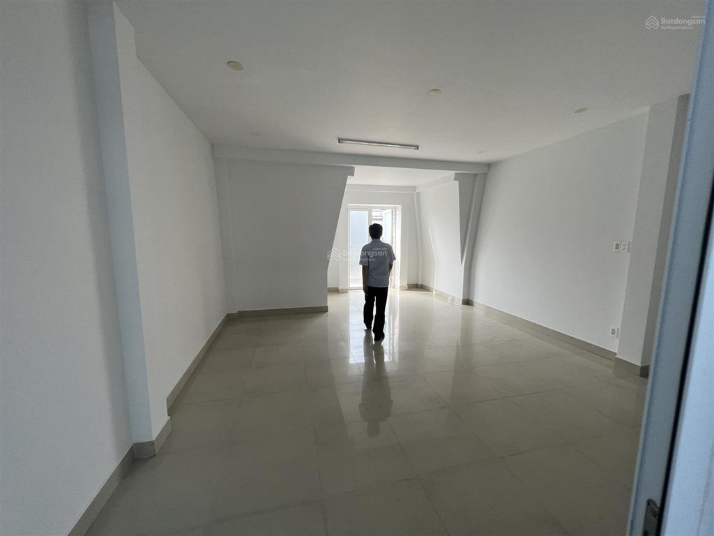 Cho thuê tòa nhà 5 tầng cityland trần thị nghỉ (nhà mới đẹp). 1 trệt  3 lầu full máy lạnh