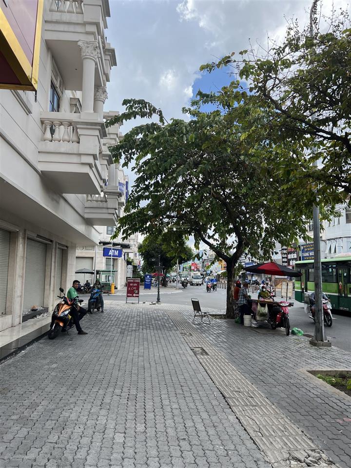 Biệt thự căn góc cityland phường 10 gò vấp, 1 hầm 4 lầu có thang máy