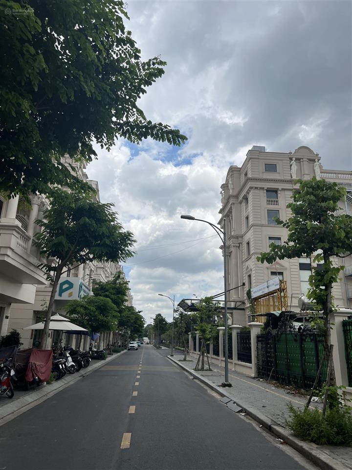 Biệt thự căn góc cityland phường 10 gò vấp, 1 hầm 4 lầu có thang máy