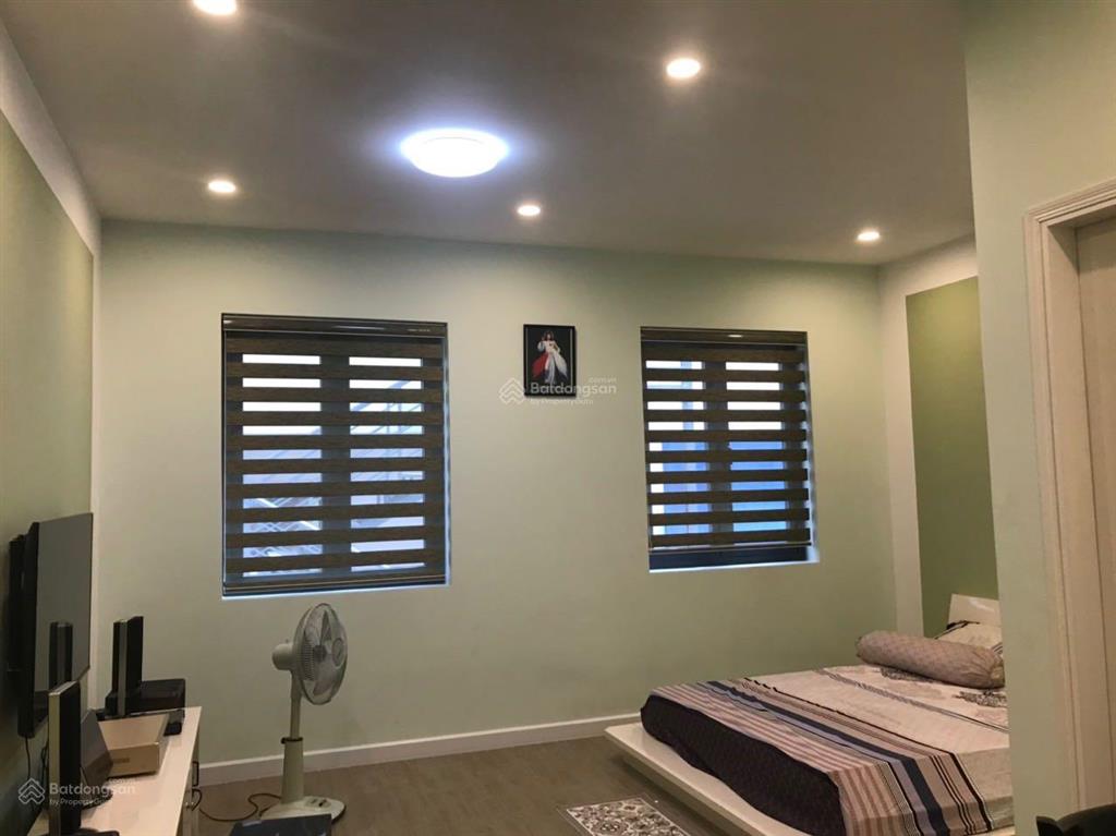 18.3 tỷ !!!bán nhà đường số 1kdc cityland center hills (1 trệt 3 lầu sẵn hợp đồng thuê 35tr/tháng)