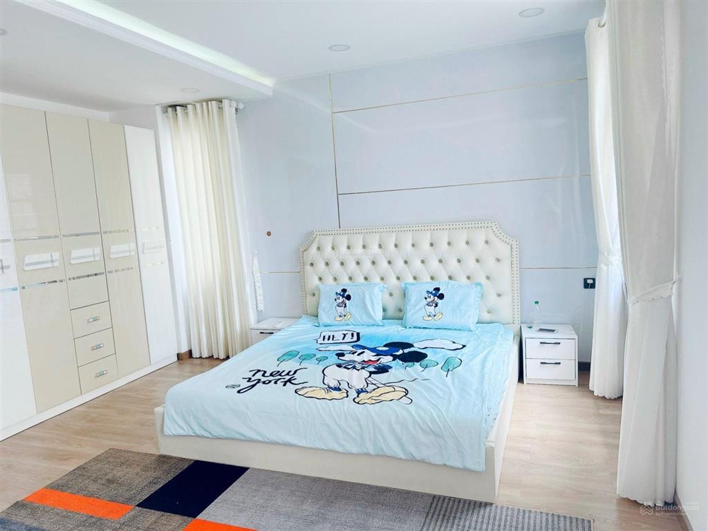 Căn góc 2 mặt siêu hiếm, full nội thất (5,5m x 20m) giá 27 tỷ (1 hầm 4 lầu)