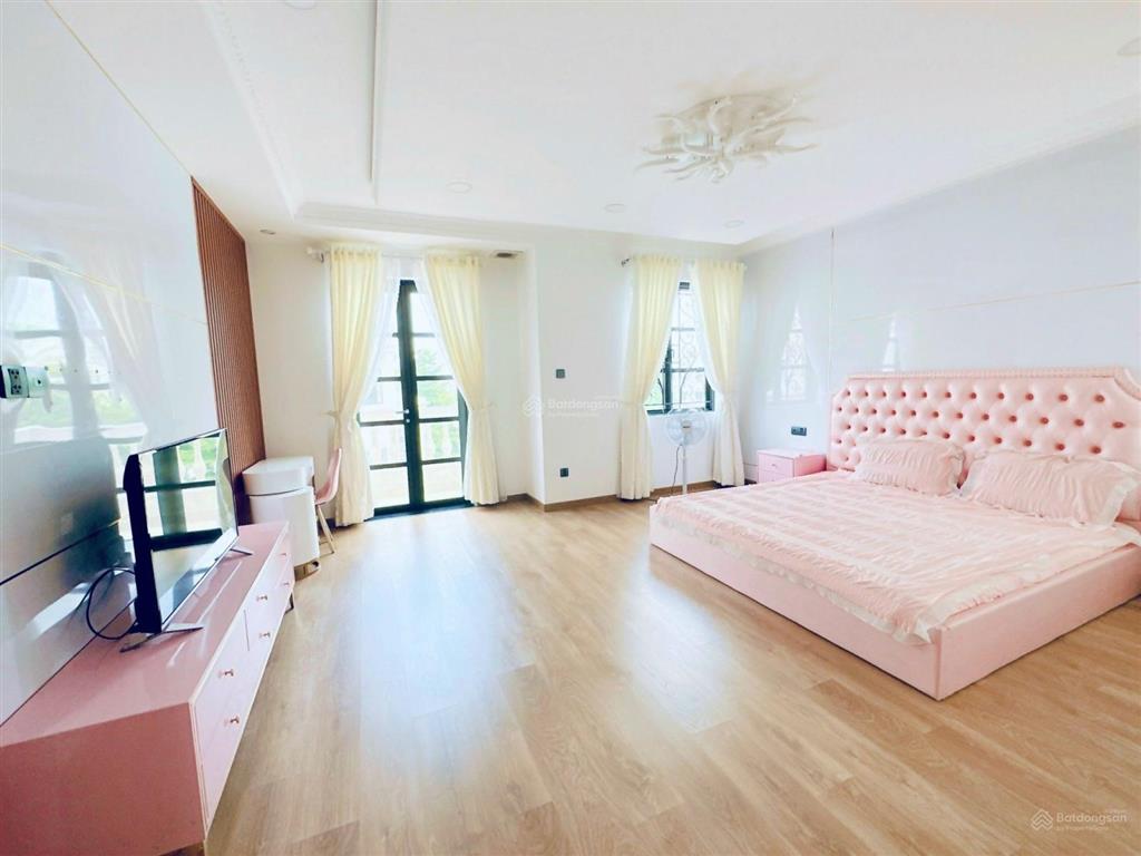 Căn góc 2 mặt siêu hiếm, full nội thất (5,5m x 20m) giá 27 tỷ (1 hầm 4 lầu)