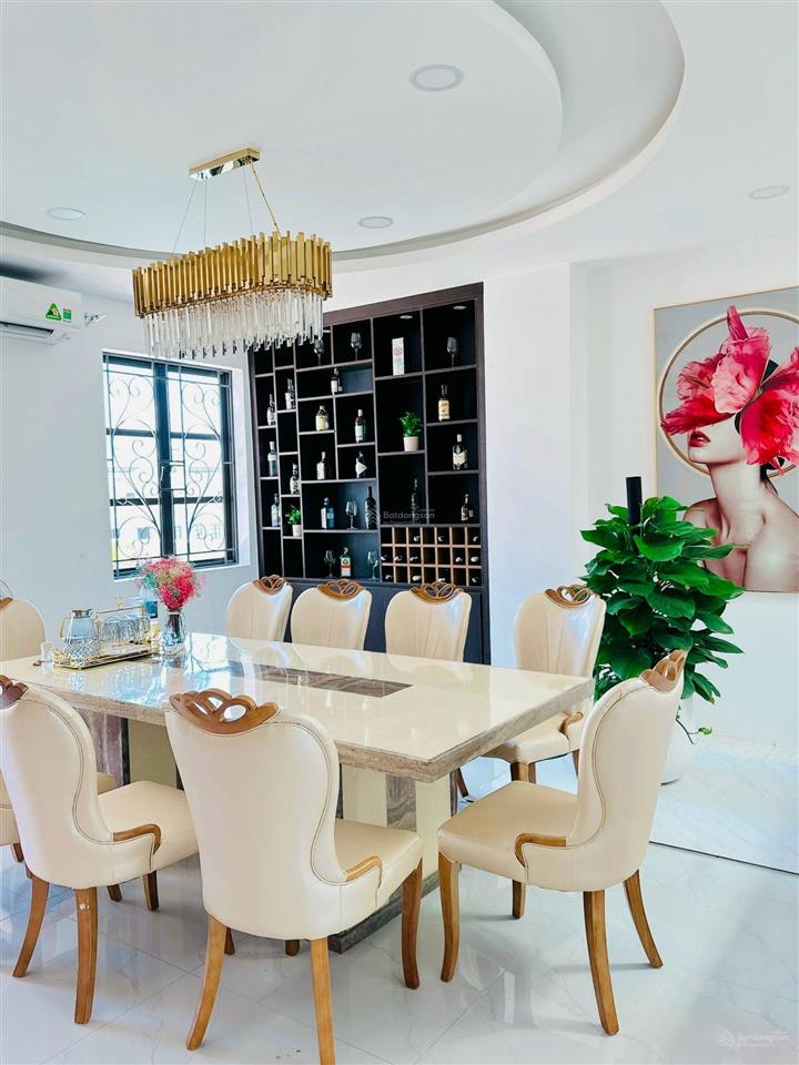 Căn góc 2 mặt siêu hiếm, full nội thất (5,5m x 20m) giá 27 tỷ (1 hầm 4 lầu)