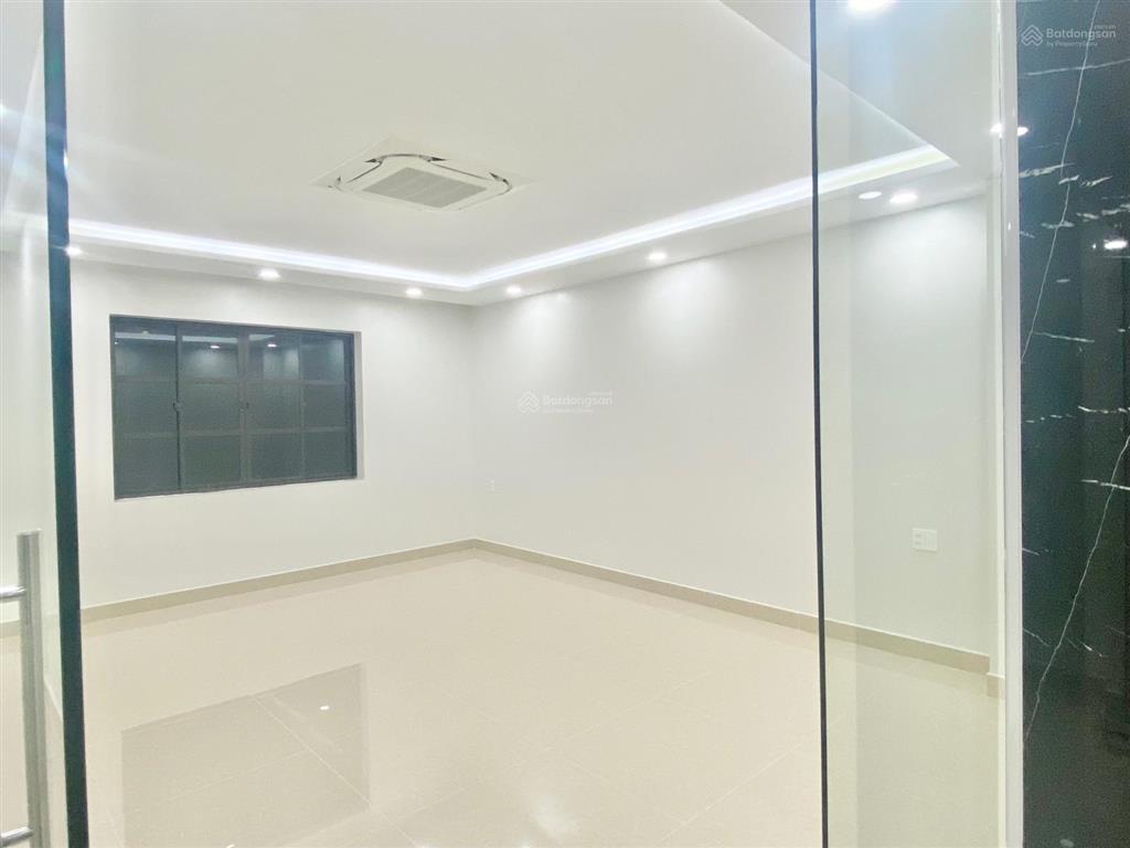50 triệu/tháng! mặt tiền trần thị nghỉ 5x20m. kết cấu 1 trệt  4 lầu có thang máy