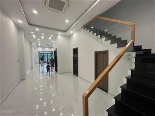 50 triệu/tháng!! mặt tiền trần thị nghỉ 5x20m. kết cấu 1 trệt  4 lầu có thang máy