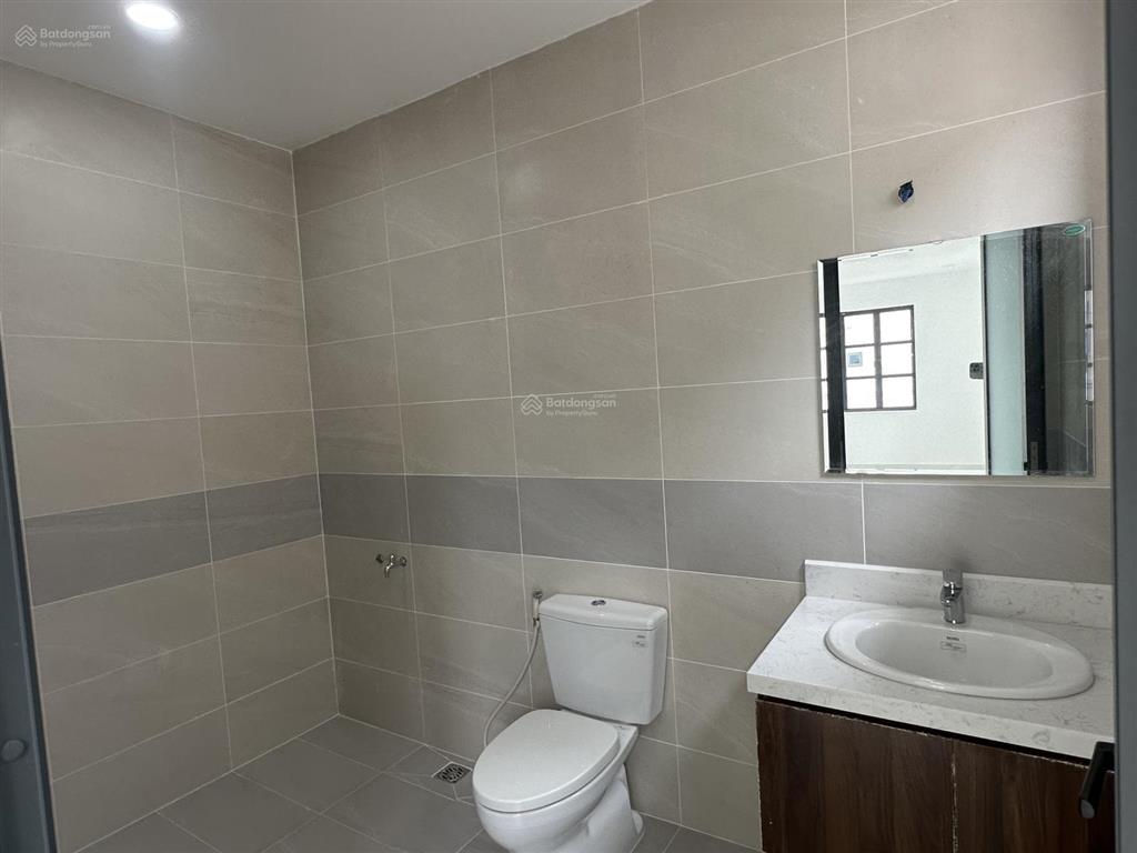 50 triệu/tháng! mặt tiền trần thị nghỉ 5x20m. kết cấu 1 trệt  4 lầu có thang máy