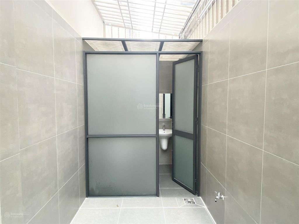 Rẻ 24tỷ500 ! chính chủ bán nhà phố thương mại đường số 10 có thang máy đối diện công viên hoà bình