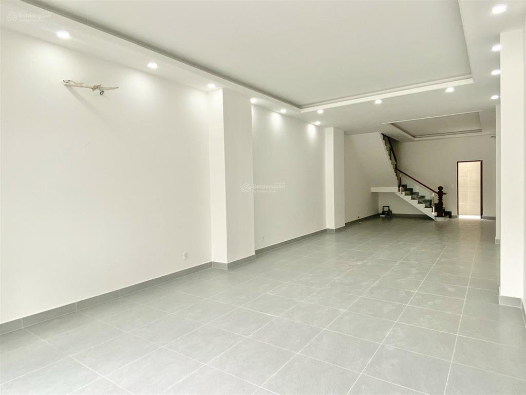 Rẻ 24tỷ500 ! chính chủ bán nhà phố thương mại đường số 10 có thang máy đối diện công viên hoà bình