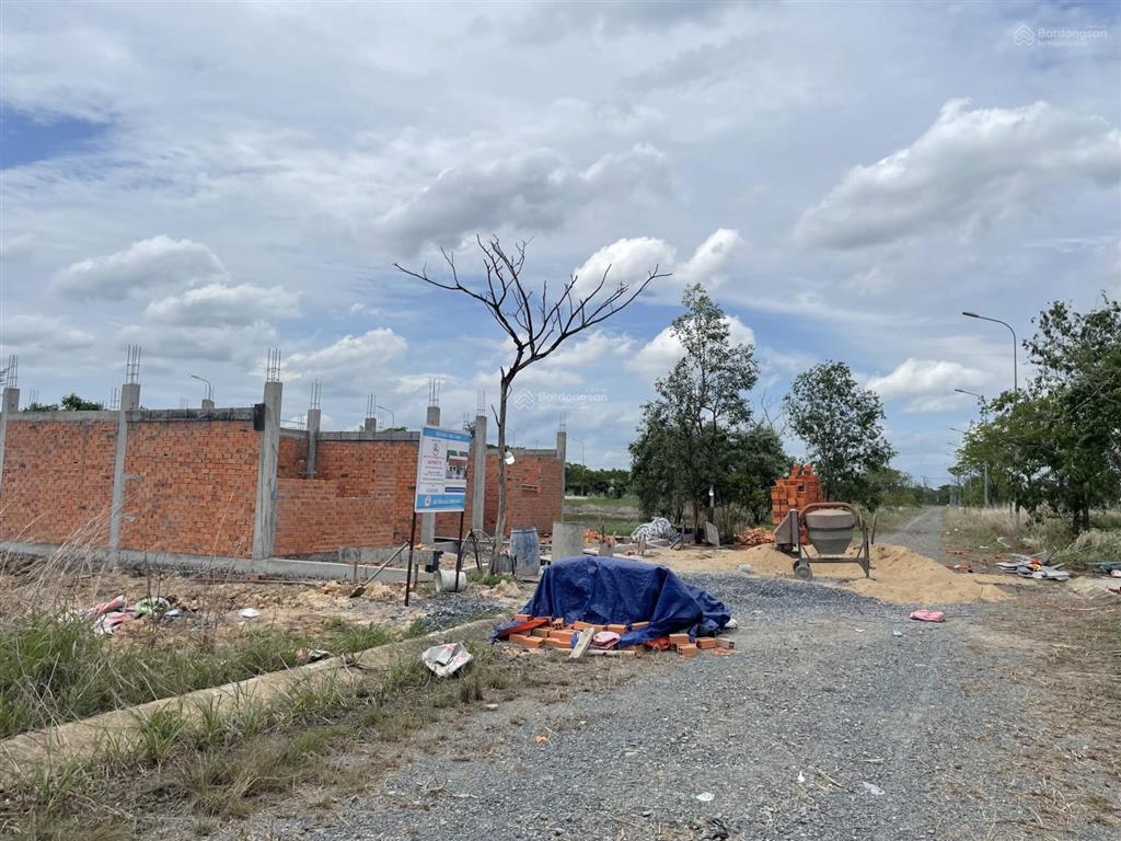 Lô đất cạnh công viên, mặt ngoài ngay cổng vào của kdc daresco, 140m2, sổ sẵn, công chứng ngay