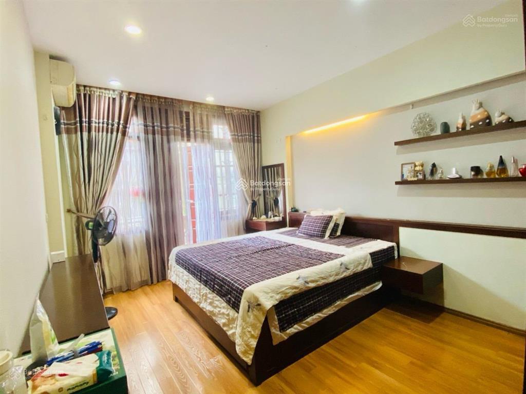 Nhà đẹp cầu giấy, dân xây chắc chắn, ngõ thông, kinh doanh, 2 mặt thoáng, ở sướng.