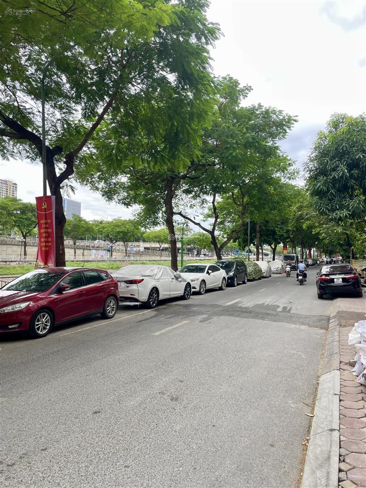 Nhà đẹp cầu giấy, dân xây chắc chắn, ngõ thông, kinh doanh, 2 mặt thoáng, ở sướng.