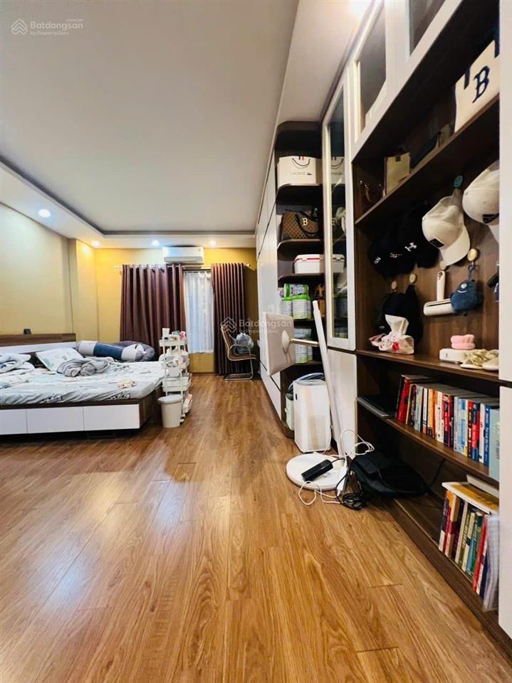 Nhà đẹp cầu giấy, dân xây chắc chắn, ngõ thông, kinh doanh, 2 mặt thoáng, ở sướng.