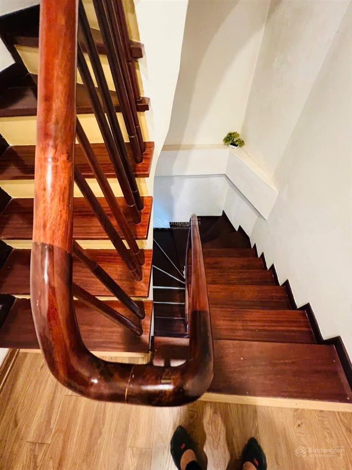 Nhà đẹp cầu giấy, dân xây chắc chắn, ngõ thông, kinh doanh, 2 mặt thoáng, ở sướng.