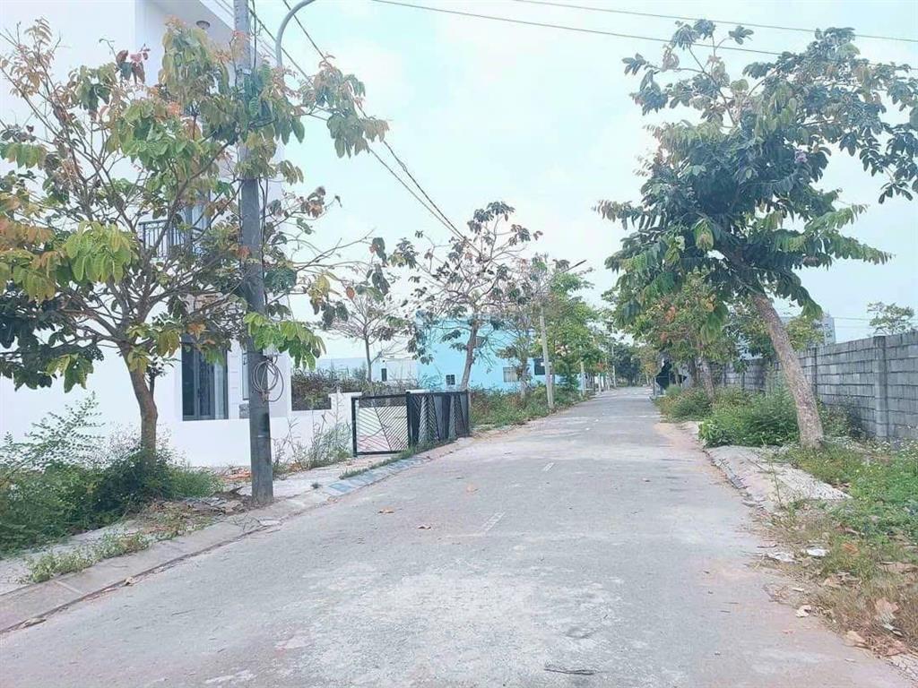 Tôi chính chủ cần bán gấp lô đất 80m2 kdc an nhiên, 900 triệu, shr mua cc liền,  0901 762 ***