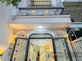 Nhà đẹp gần phú mỹ hưng, quận 7  full nội thất  3pn  sổ hồng riêng  5 tỷ 790