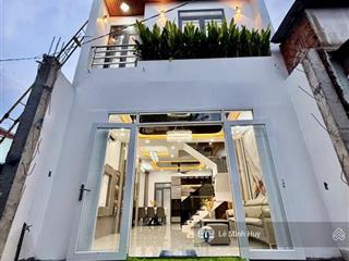 Bán nhà đẹp 3 tầng  hẻm 1716 huỳnh tấn phát, gần phú mỹ hưng, 1 trệt 2 lầu, dt 5x12m,sổ hồng riêng