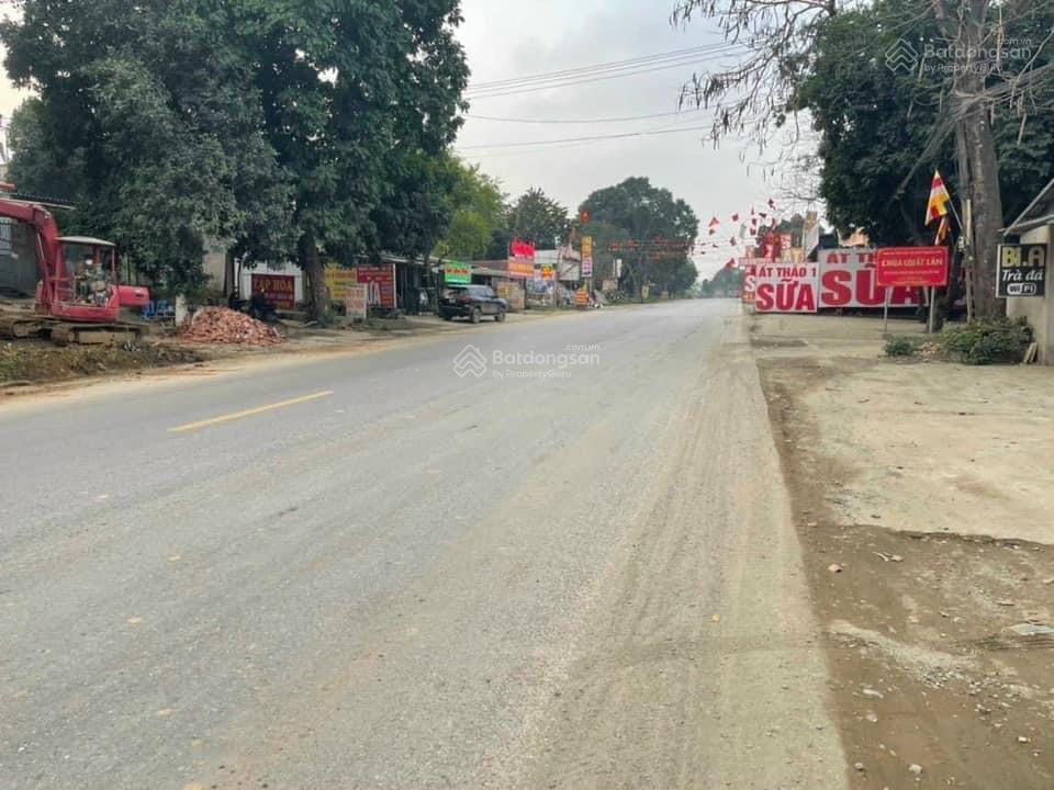 Cần bán lô đất siêu rẻ tại mặt đường ql21a tại tt xuân mai. tổng diện tích 401m2 giá chỉ 20tr/m2