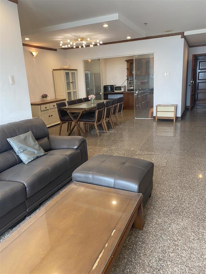 Giá rẻ bán gấp căn hộ giai việt, 115m2, 2 phòng tặng nội thất có sổ hồng, 5,1tỷ