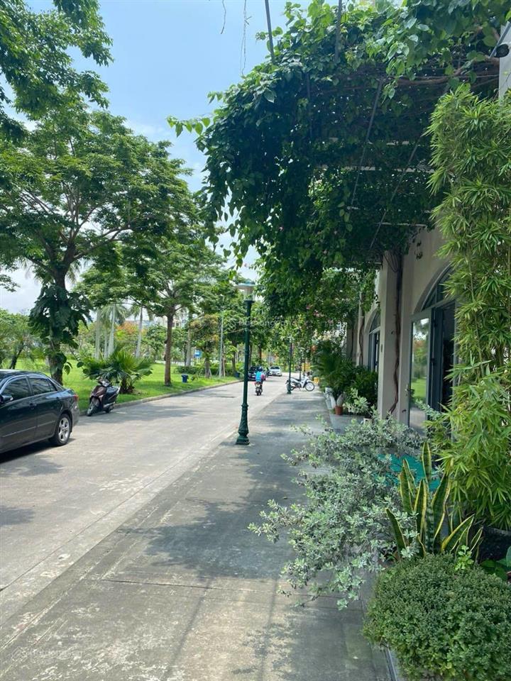 Bán căn nhà phố mặt hồ chợ đêm cái dăm. bãi cháy, kinh doanh cả thế giới giá chỉ 12,5 tỷ