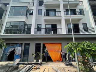 Một căn duy nhất 2 mặt thoáng, gần đường bao biển. đã nhận bàn giao nhà
0978 012 ***