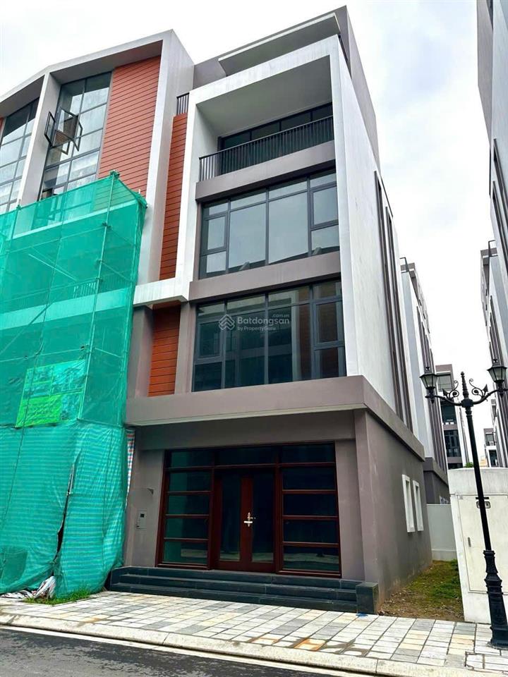 Shop phố biển mặt tiền 8m xẻ khe vip. giá 15,1 tỷ giảm giá còn 13 tỷ. chỉ có 2 căn mua là lãi ngay