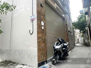 Bán nhà dân xây cổ linh  thạch bàn  lô góc  ngõ thông  40m2   0965 858 ***