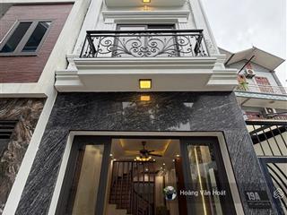 Siêu phẩm thạch bàn  long biên  ô tô qua nhà  52m x 5t  5 phòng ngủ.  0965 858 ***