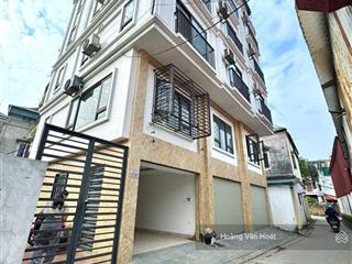 Bán nhà lô góc 35m2 x 5.5 tầng, ngõ 565 bát khối, đường ô tô 16 chỗ thông, ô tô vào.  0965 858 ***