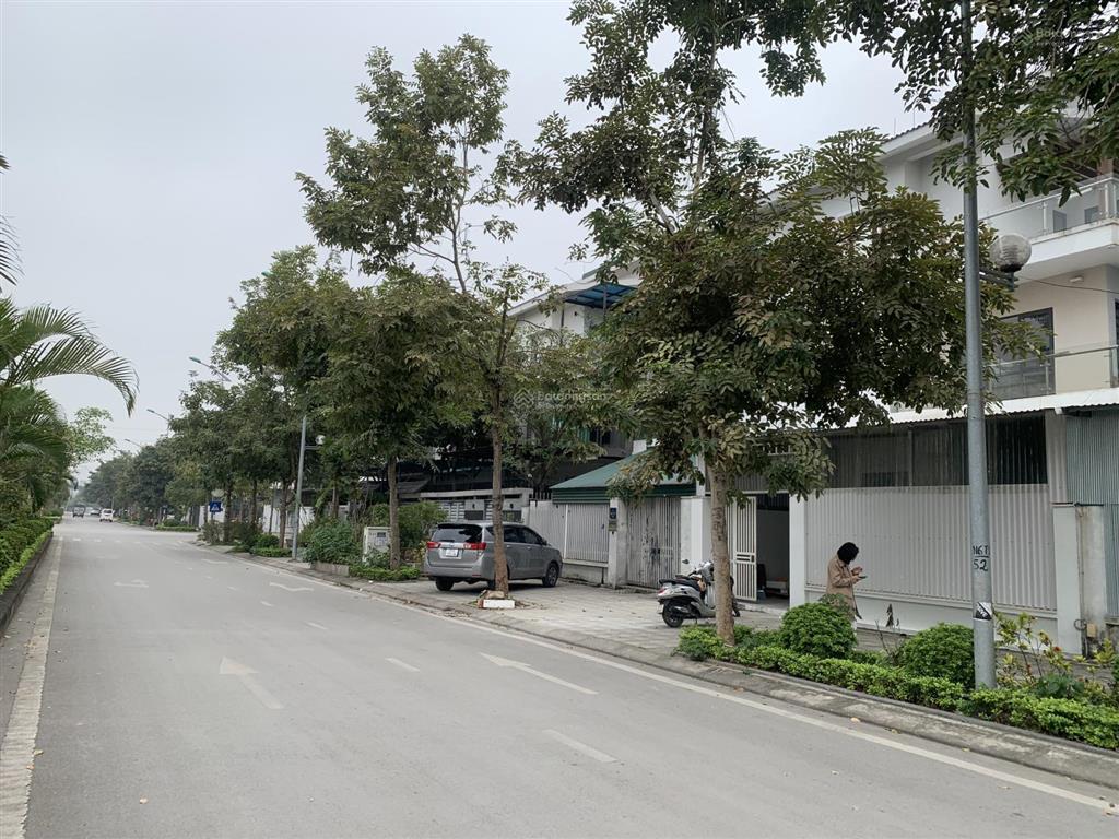 Cho thuê biệt thự làm kho  văn phòng foresa xuân phương 150m2x3t sẵn mái tôn, đường xe container